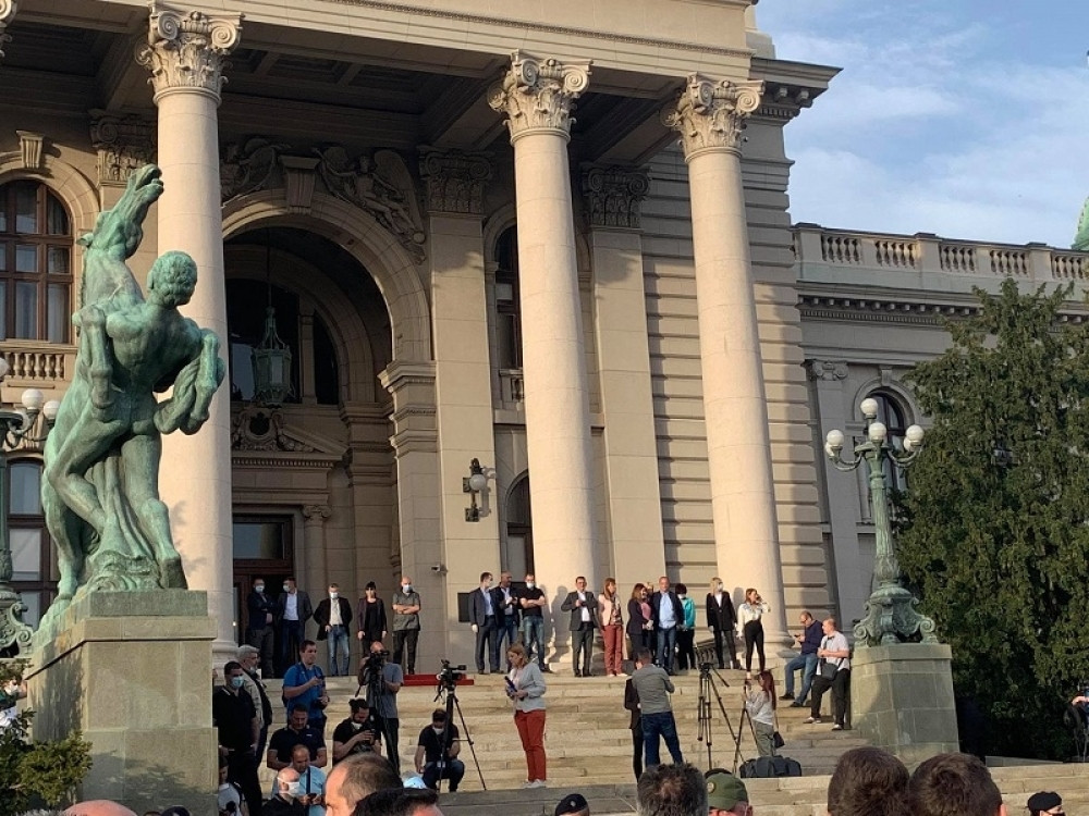 "Boško, fašisto vrati mandat narodu" (FOTO/VIDEO)