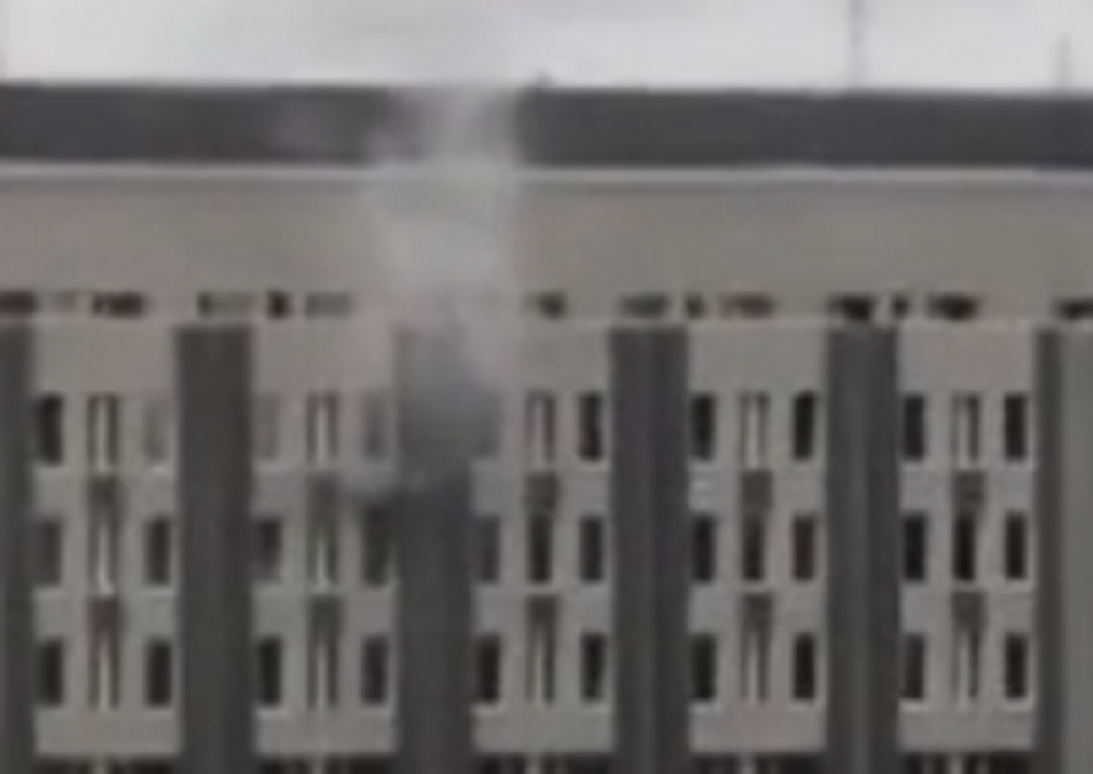 U požaru poginulo pet pacijenata! (VIDEO)