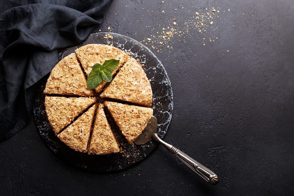 Brzo, lako i jednostvo: Napravite kolač Lenji Napoleon, hrskavo zadovoljstvo koje se topi u ustima (VIDEO RECEPT)
