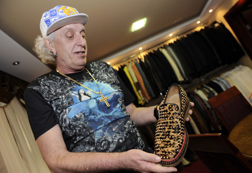 Pozajmio od Bate Kan Kana 3.000 evra, a sada će odlučivati o srpskom fudbalu!