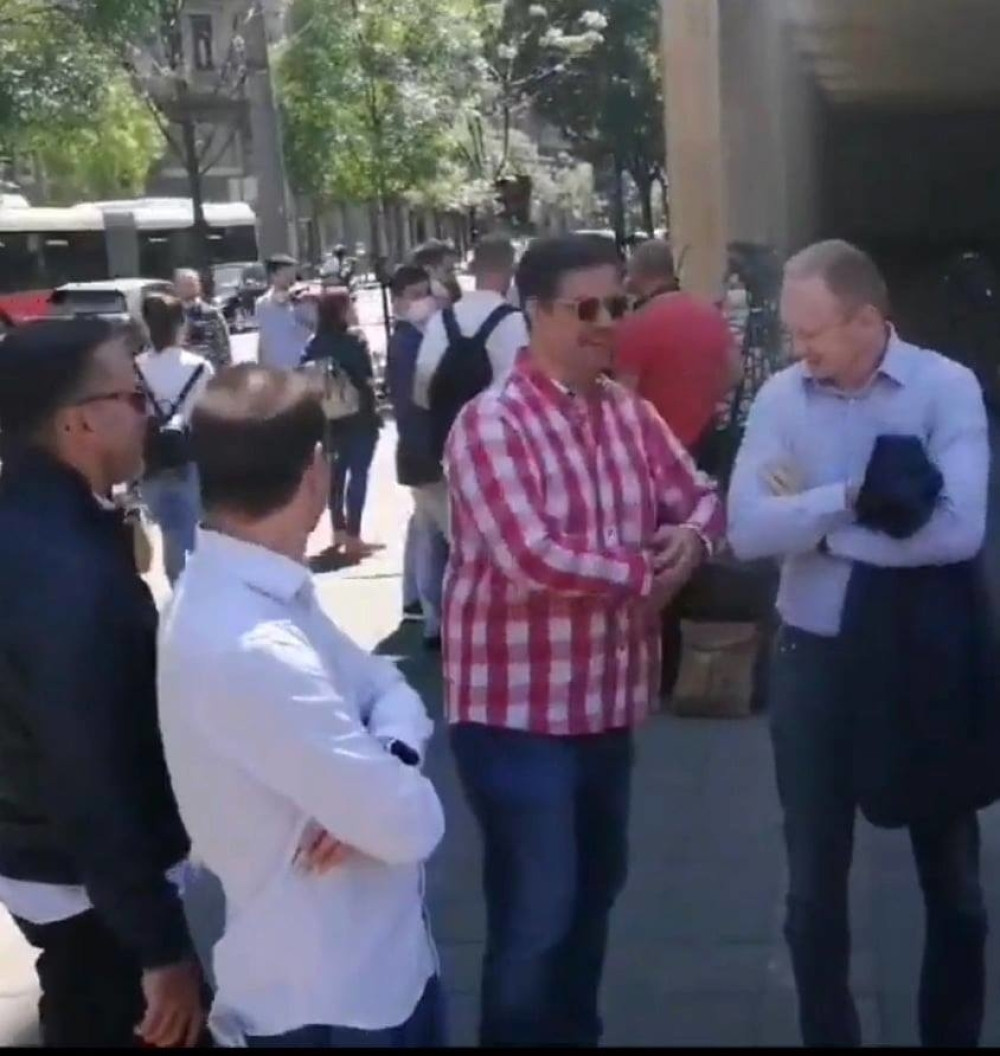 Đilas, Borko, Miljuš i Bastać postali novinari Stranke slobode i pravde, sada čekaju u redu za intervju sa Boškom Obradovićem