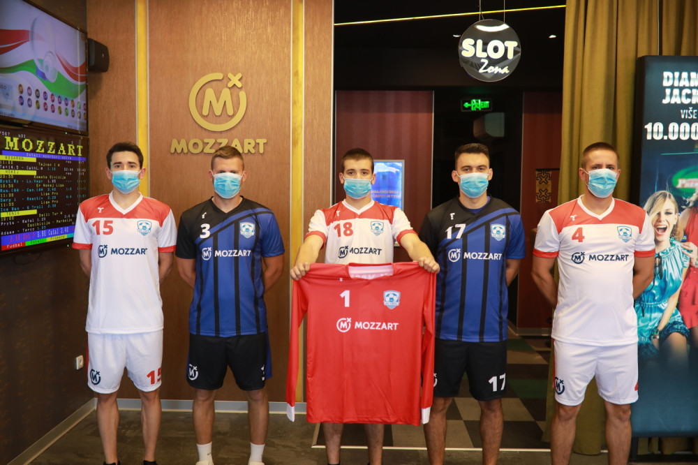 Mozzart uručio novu sportsku opremu FK Umka