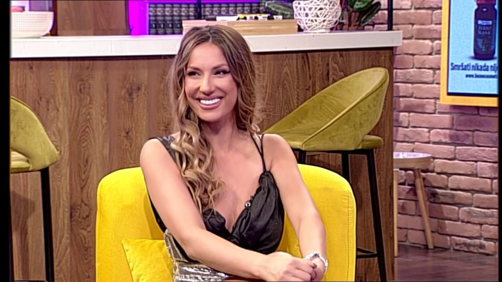 Poznata pevačica otvorila dušu o psihičkom maltretiranju: "Seljanko sa traktora"