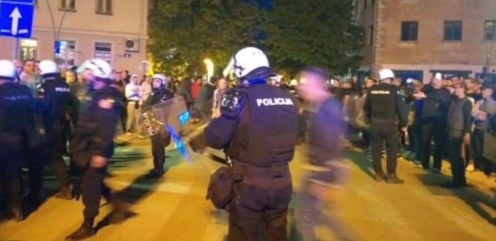 Uhapšen jer je istakao zastavu Srbije! (VIDEO)