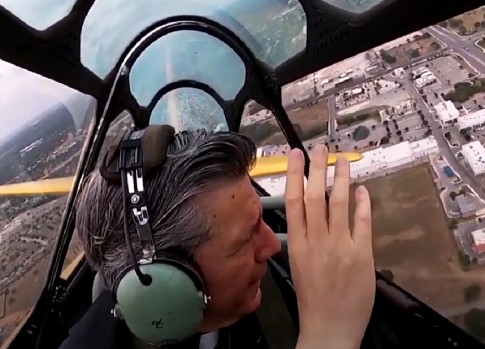 Blagoslov s neba u vidu sveštenika! Ljudi ne mogu da veruju šta je uradio, ali razlog je samo jedan (VIDEO)