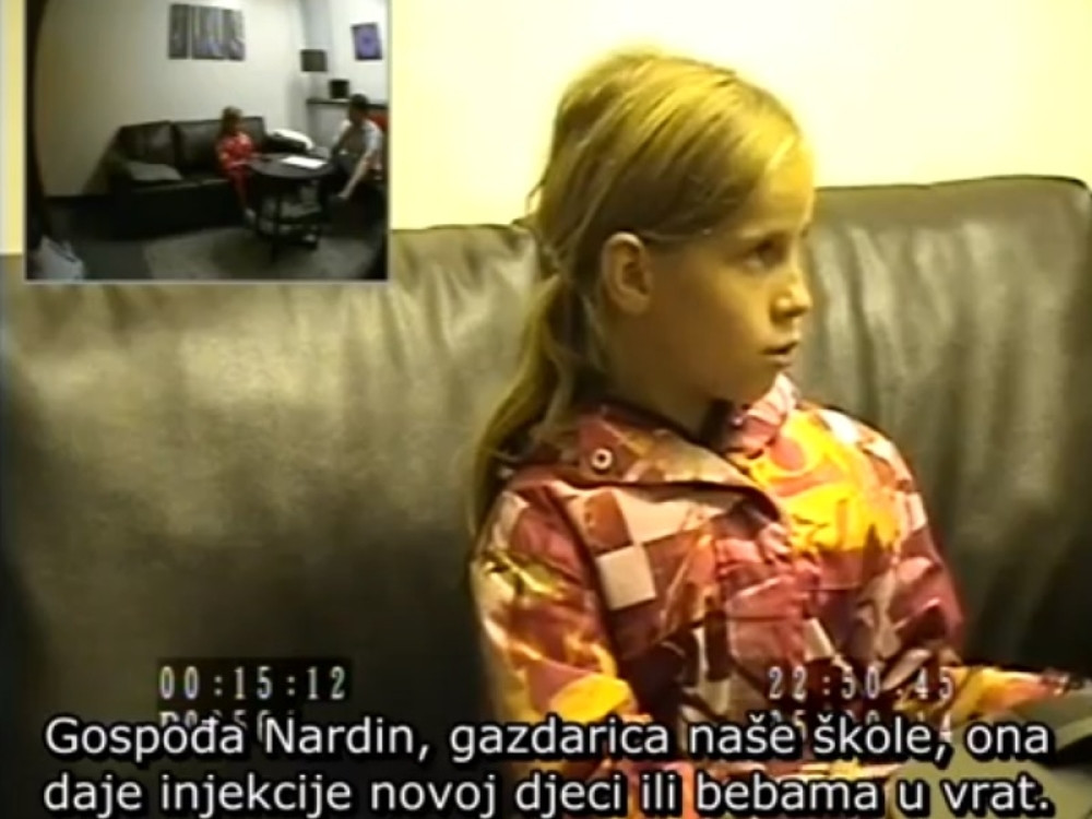 "To je zapravo crkva u kojoj ubijaju bebe, teraju nas da pijemo njihovu krv i daju slatkiše deci dok im rade seks" (VIDEO)