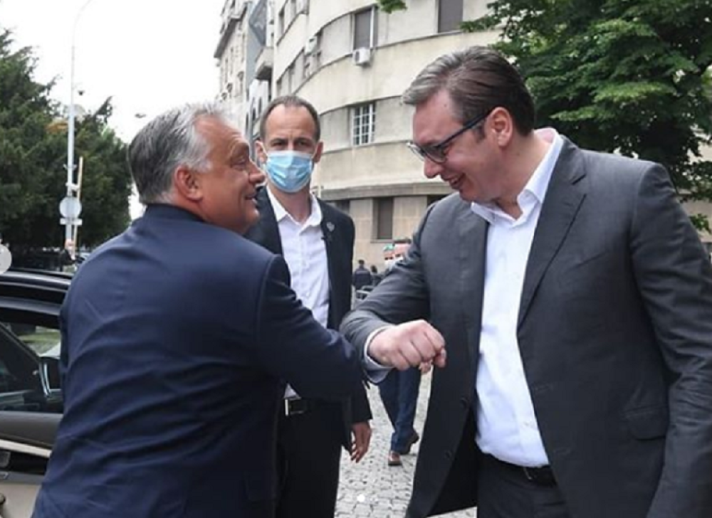 Vučić i Orban svojim gestom pokazali kako brinu jedan o drugom! (FOTO)