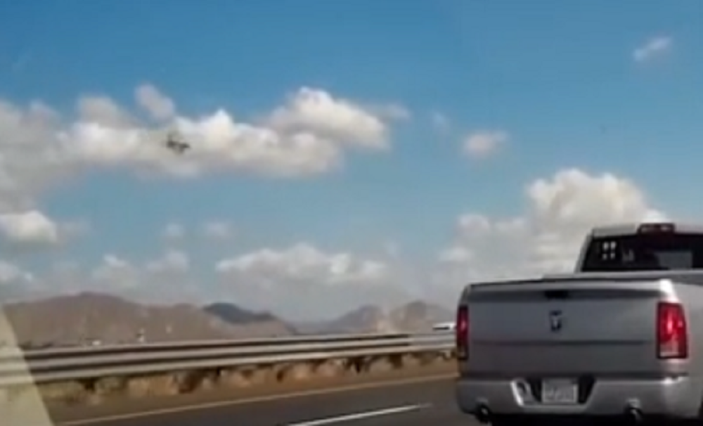 Srušio se američki lovac F-22! (VIDEO)