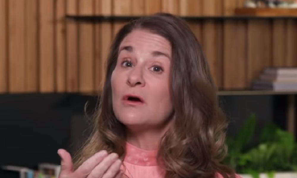 Zbog čega supruga Bila Gejtsa nosi  satanističko obeležje? (VIDEO)