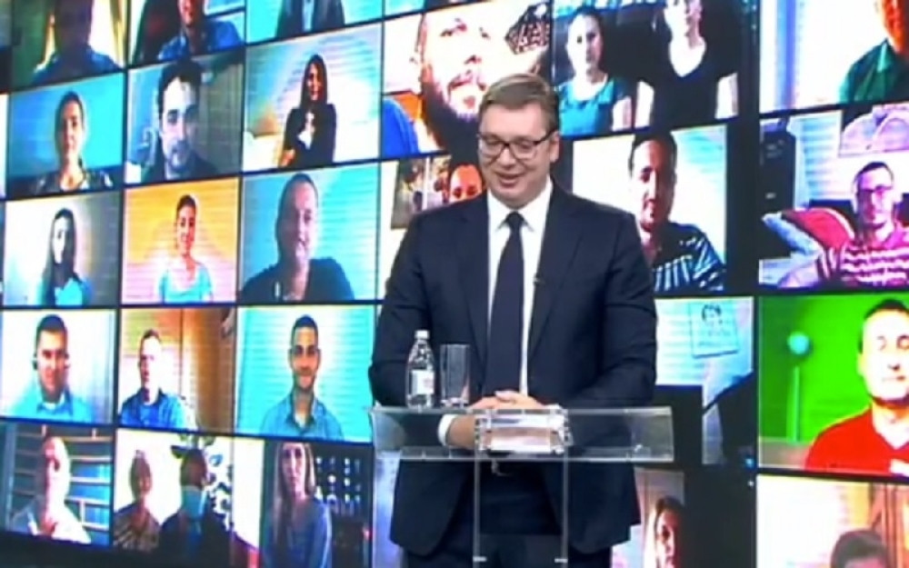 Vučić se posle antologijskog obraćanja oglasio i nasmejao - imao je zašto! (VIDEO)