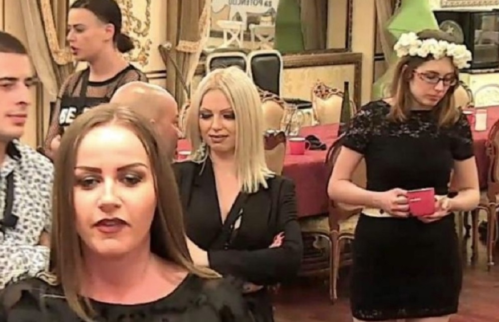 Laže od samog početka!? Nova ukućanka pokušala da obmane sve u vili, a sada isplivala istina!