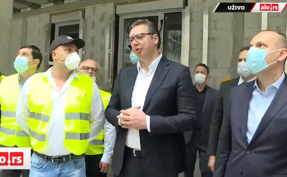 Slavoljub se tokom govora zbunio, a onda mu se obratio predsednik Vučić i nasmejao sve prisutne