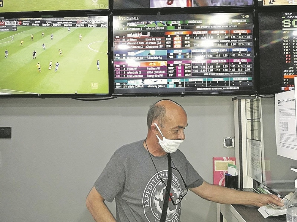 „Alo!“ ispratio povratak Bundeslige u kladionice: "Mala, daj još turu, da se dezinfikujemo"