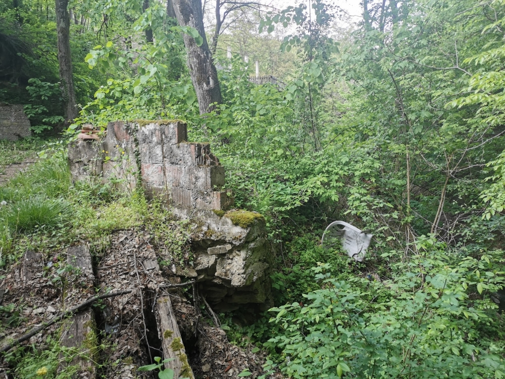 Ljudi koji nisu mogli da se kreću, bacili su štake! Voda u ovoj banji leči mnoge bolesti (FOTO)