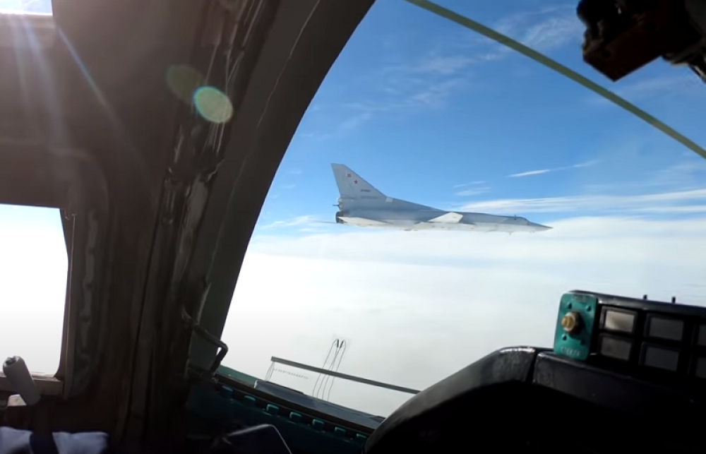 Ruska leteća tvrđava uhvaćena okom kamere iznad Crnog mora (VIDEO)