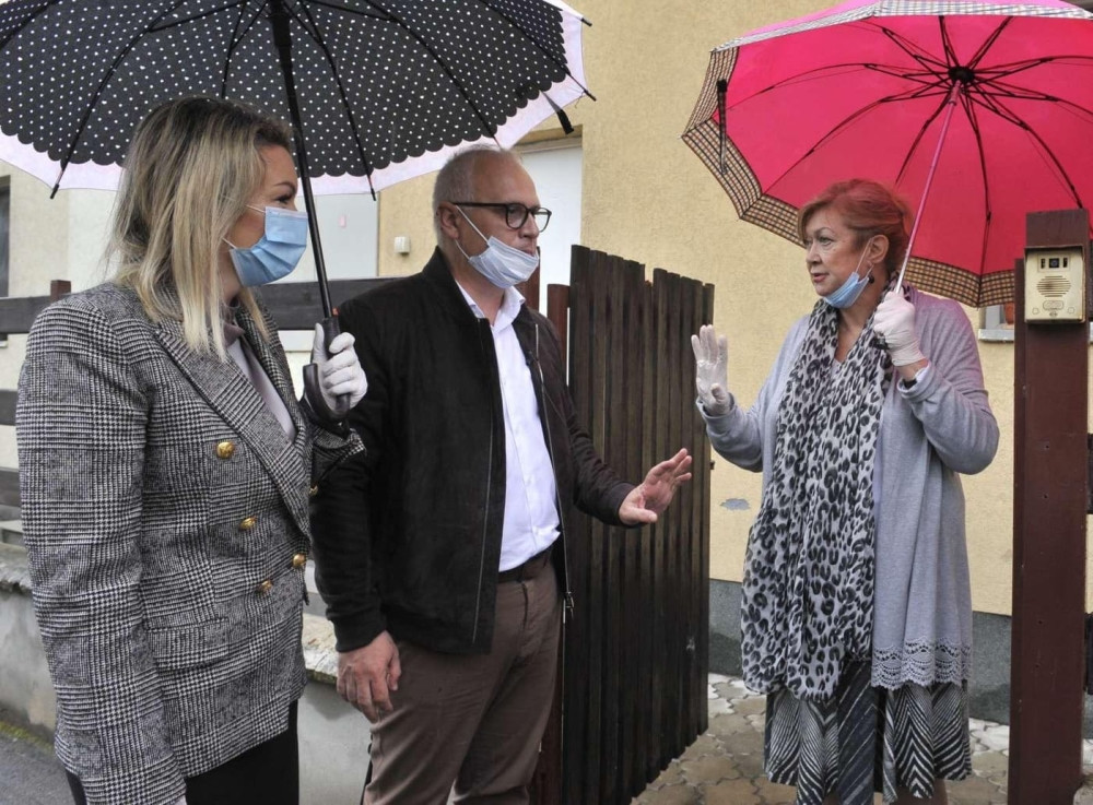 Sigurnoj kući u Beogradu dodeljeni paketi sa hranom i zaštitnom opremom