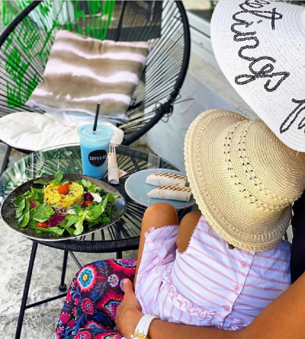 Đokovićeva ćerka pije "plavi mesec", obožava jednu namirnicu iz Meksika koju joj je Jeca krišom uzela! (FOTO)