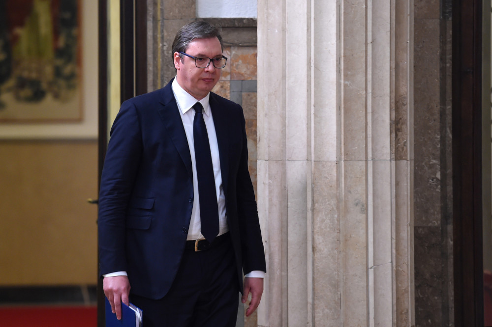 Predsednik Vučić predložio povećanje plata u ovom sektoru!