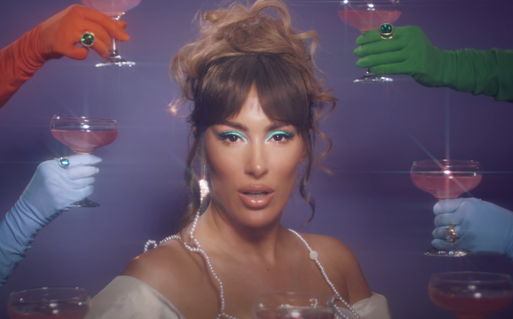 Otkriveno zašto je popularna pevačica pobegla iz Sarajeva! (FOTO/VIDEO)