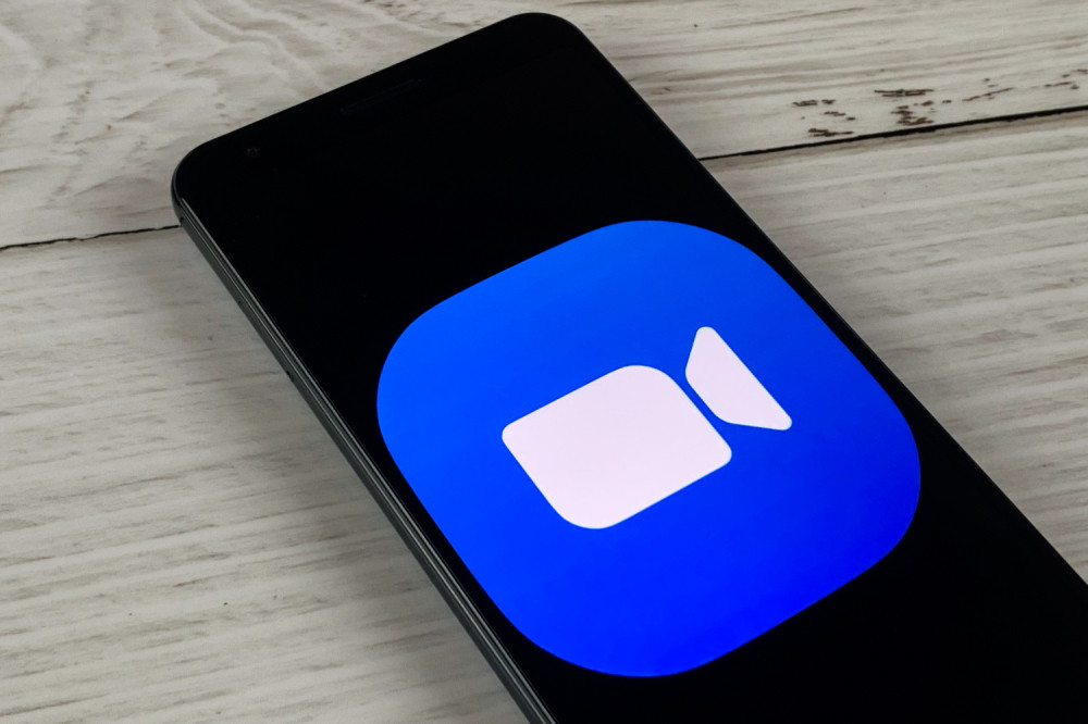 Sin izboo nožem oca dok je preko video aplikacije razgovarao sa prijateljima