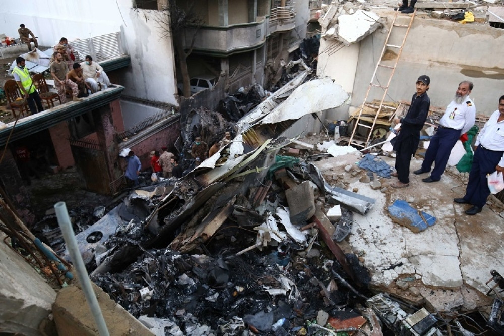 Novi detalji Istrage o padu pakistanskog aviona koji je preživelo samo dvoje ljudi