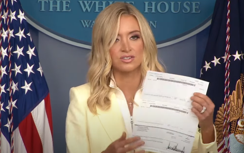 Objavili Trampove lične podatke!  (VIDEO)