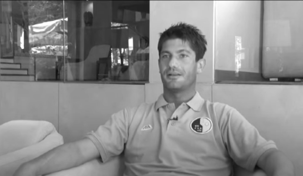 "Molila sam ga da skloni pištolj" Mrdaković se ubio pred pevačicom, opisala je svaki krvavi trenutak i uzroke tragedije