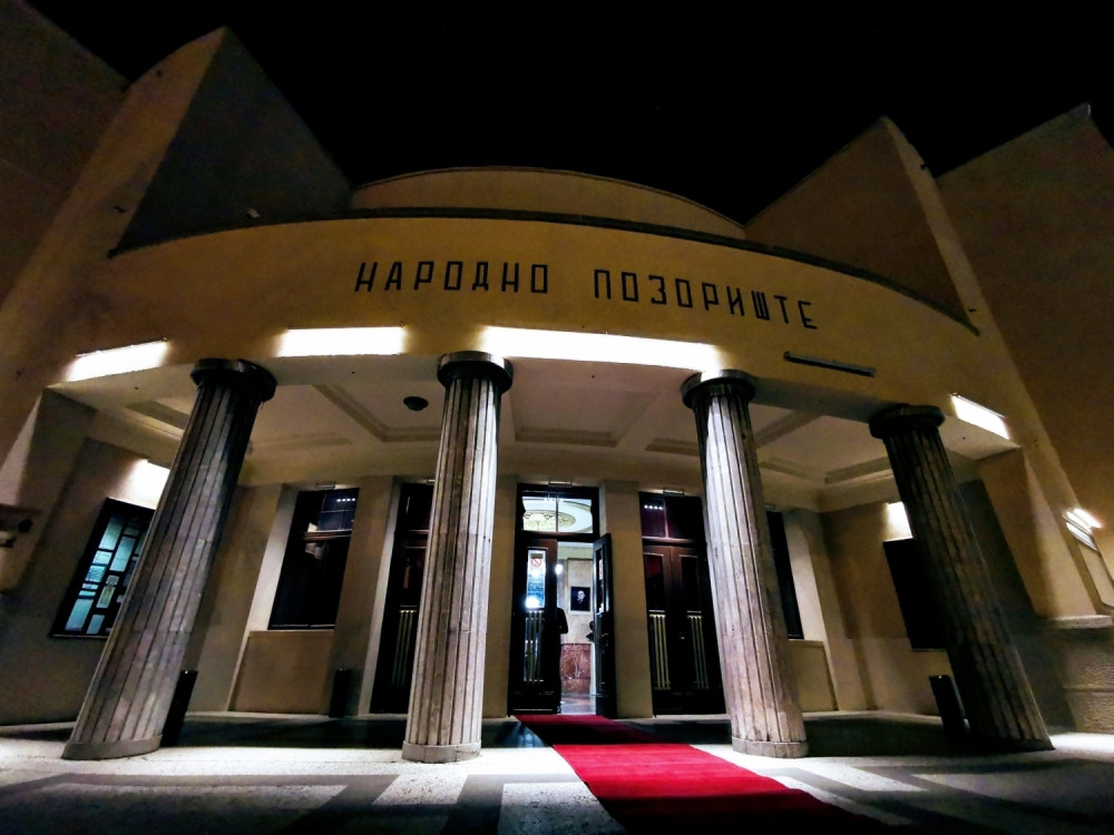 Teatar "Sinđelić" nasred južne pruge