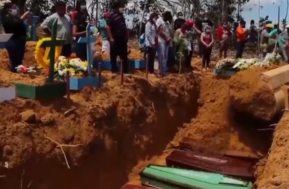 Sahranjuju umrle od korone na svakih deset minuta, groblja su puna, a tek očekuju katastrofu! (FOTO)