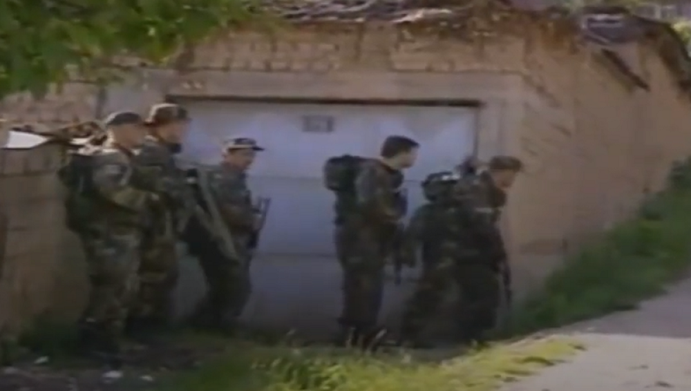 Razbijaju albanske teroriste i oslobađaju Oraovicu (VIDEO)