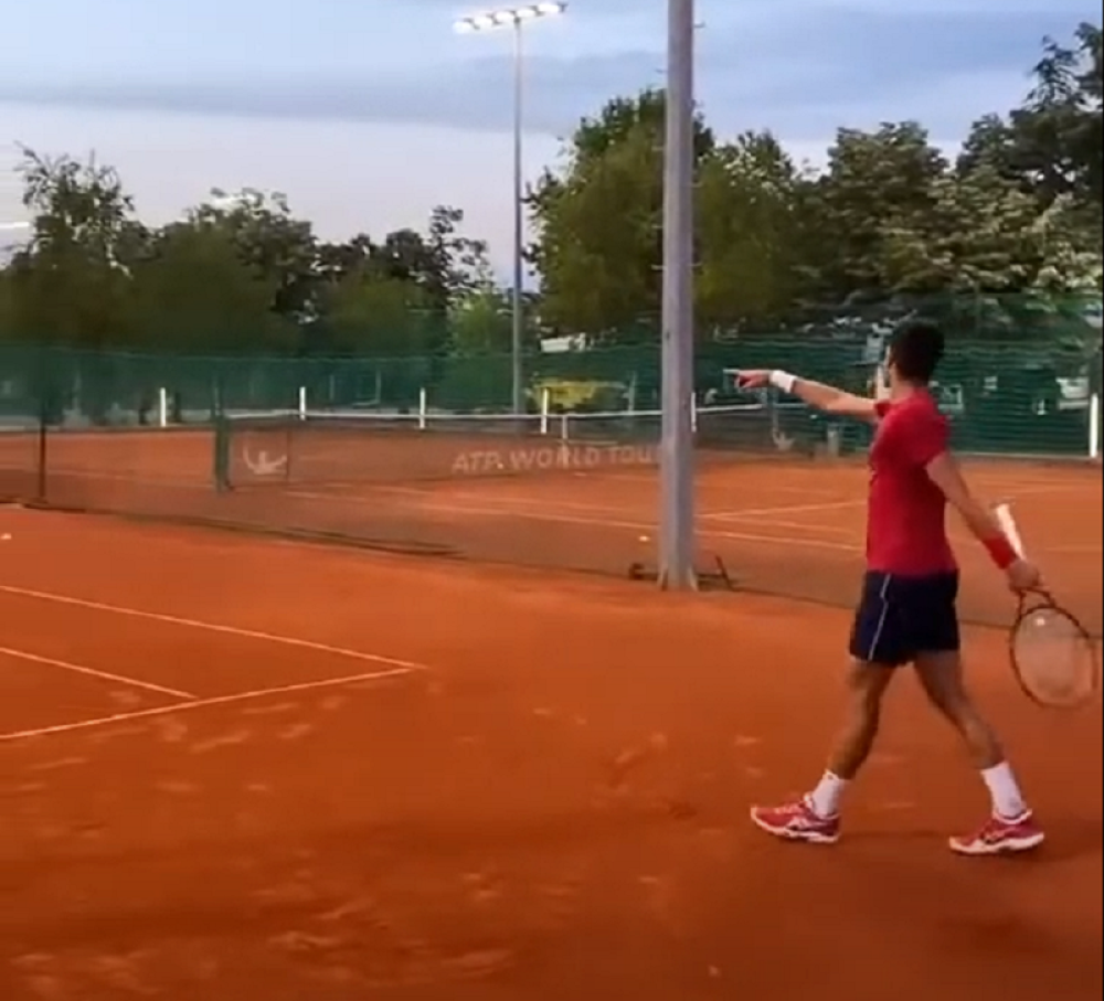 Majstorija Novaka Đokovića u Beogradu i to bez gledanja! (VIDEO)