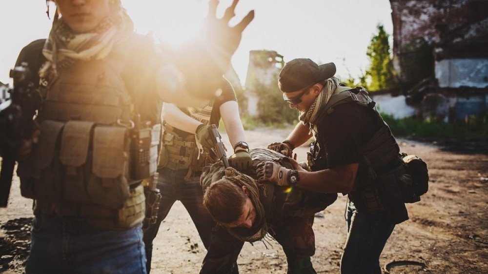 Drama na granici, teroristi uleteli u naselje!