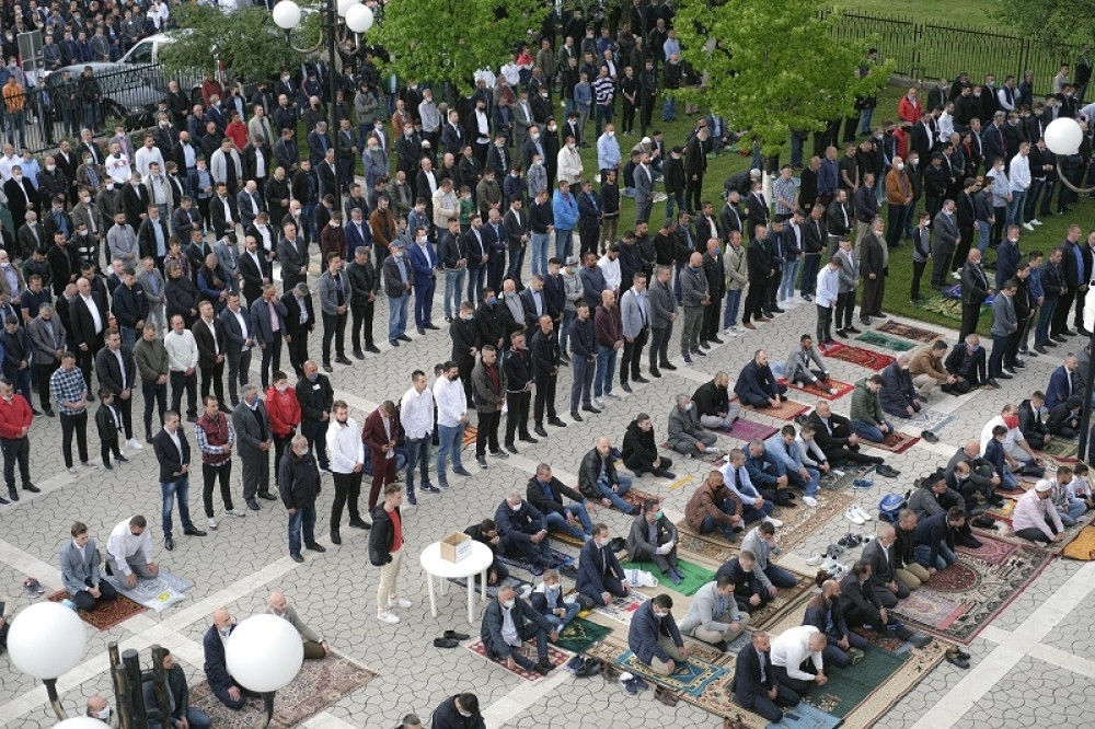 Tuča migranata, jedan izboden, stiglo nekoliko policijskih patrola!