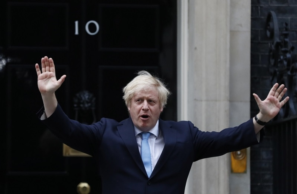 Boris Džonson poziva da se prekine začarani krug: "Možemo stvoriti stotine hiljada radnih mesta"