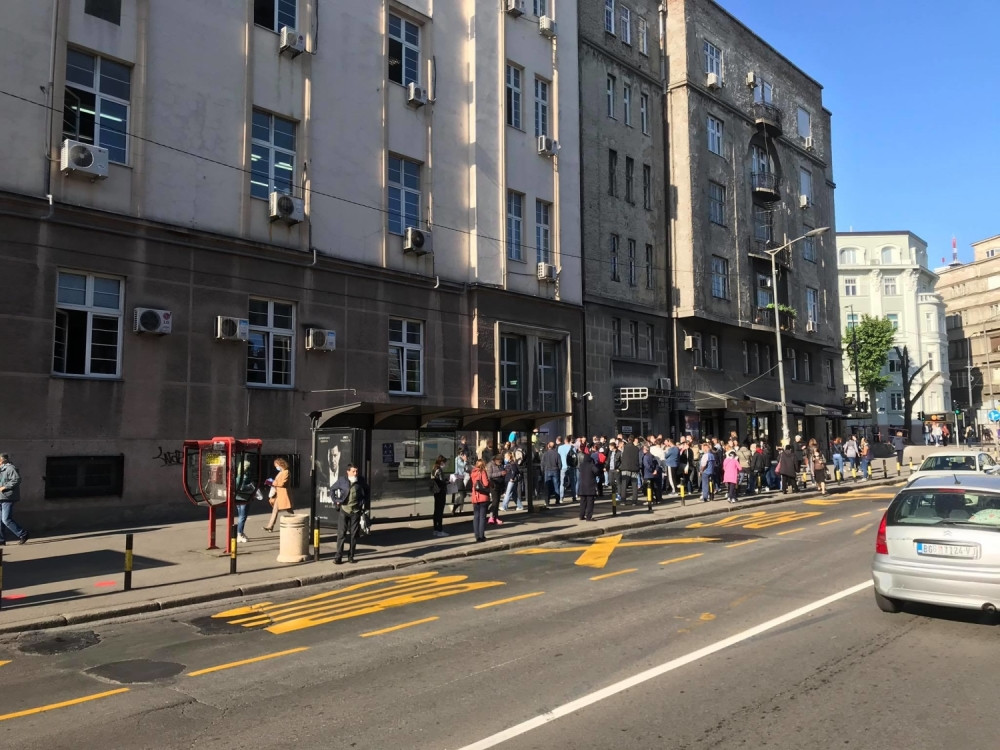 Svakodnevna muka građana i nesnosna gužva, a evo šta je razlog tome (VIDEO)