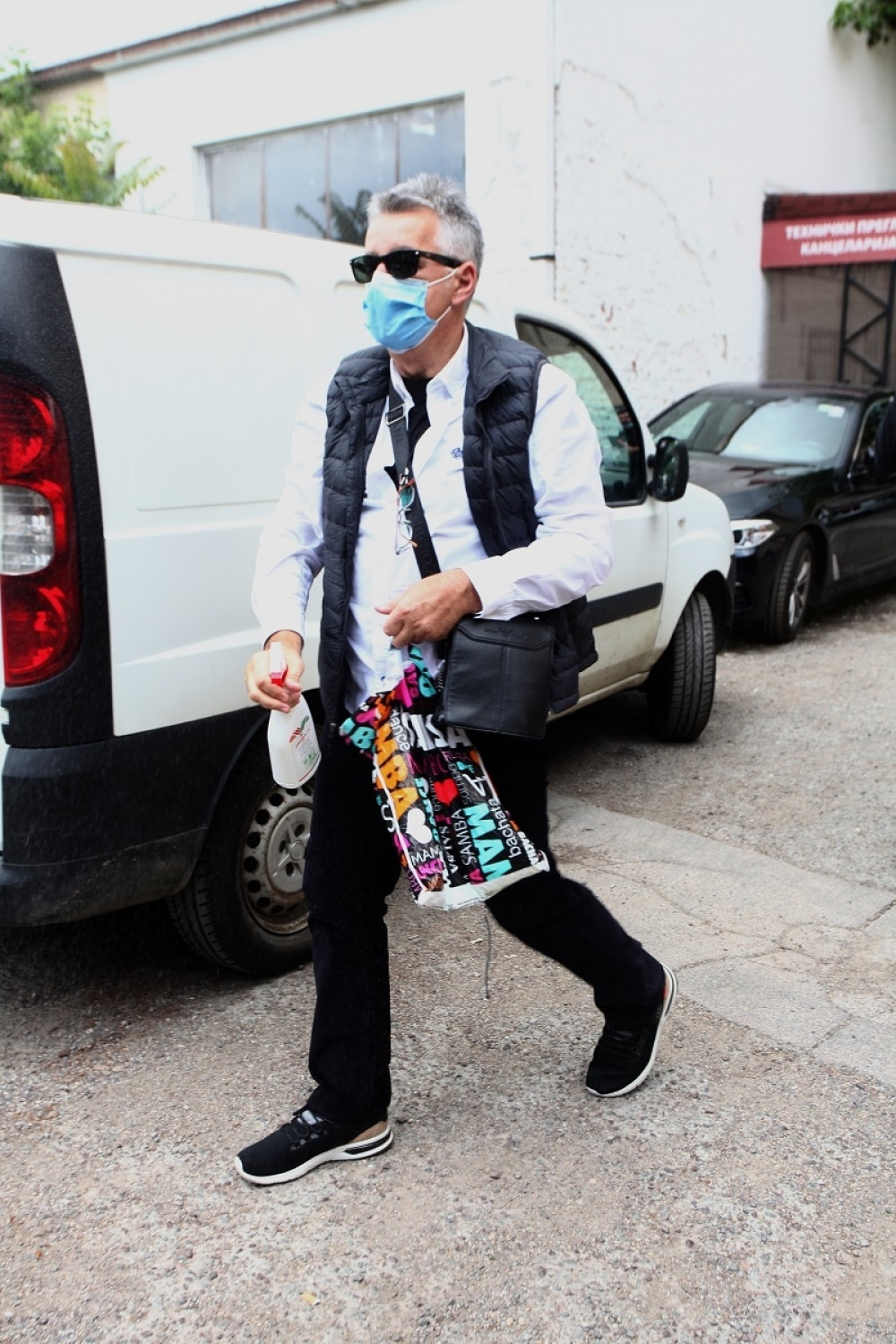 Dragan Stojković Bosanac na snimanju "Zvezda Granda" ovim napao novinare i fotografe (FOTO)