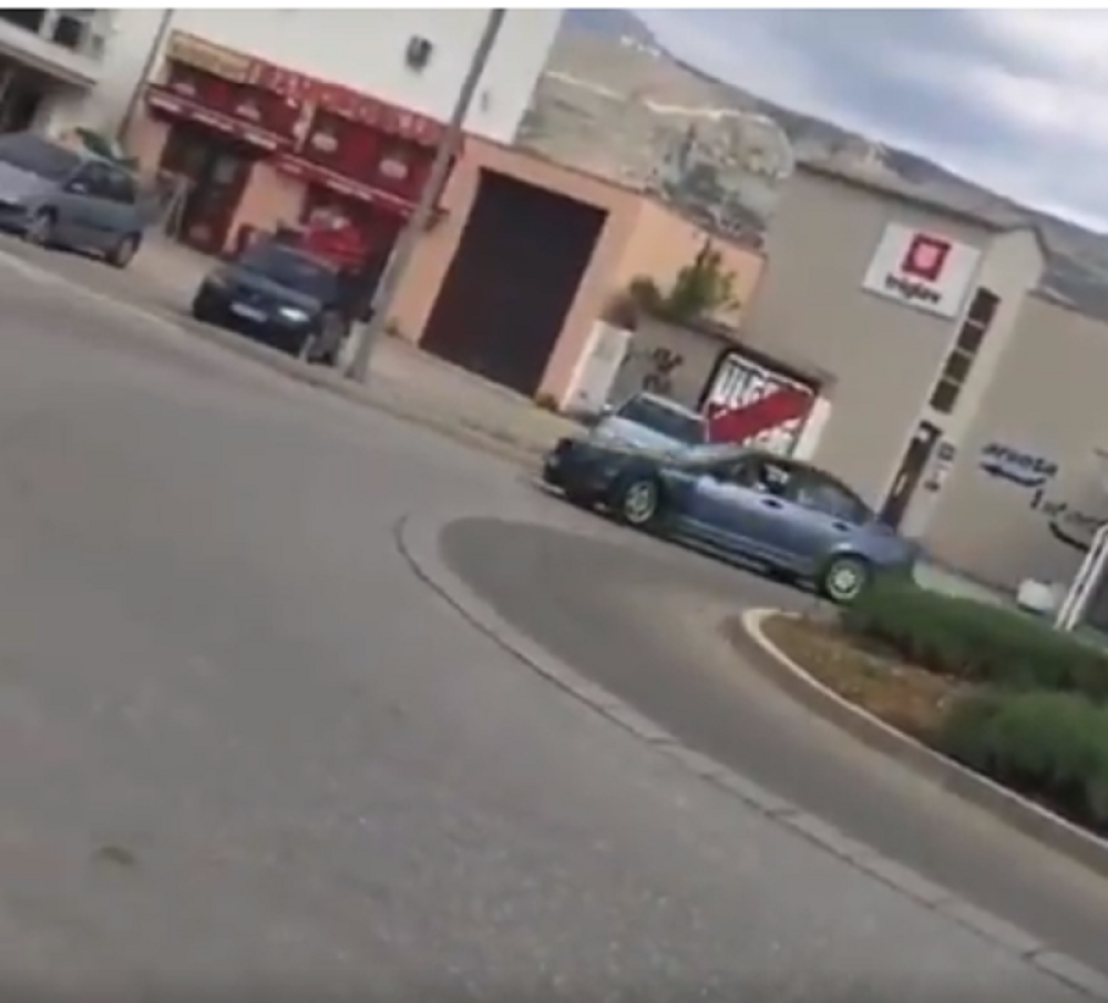 Mladić divljačku vožnju snimao pa postavljao na društvene mreže (VIDEO)