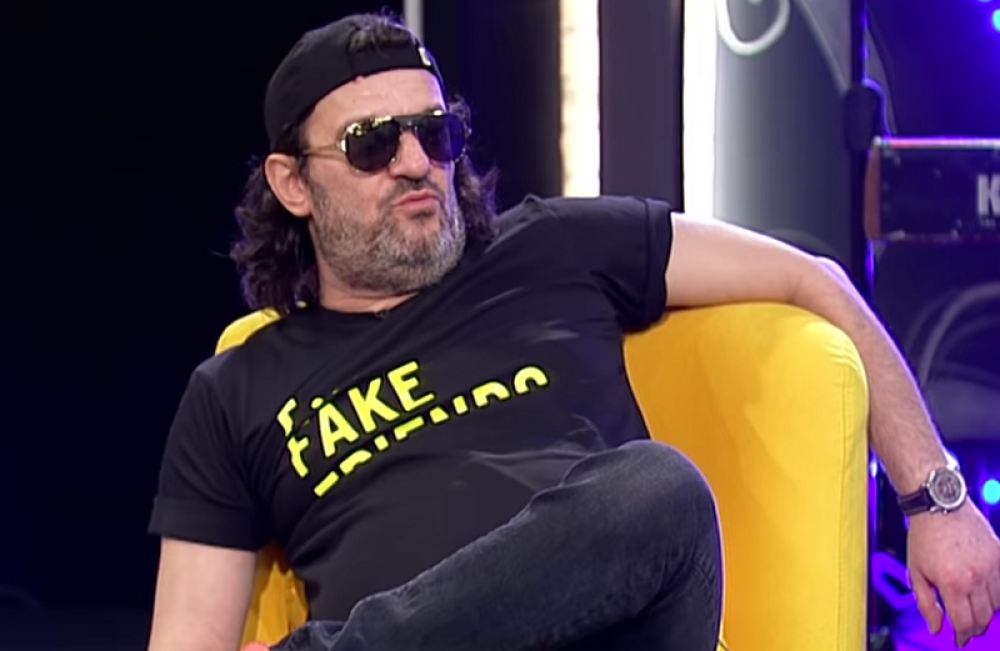 Volim je, ali mi je odvratno što je pristala na to!