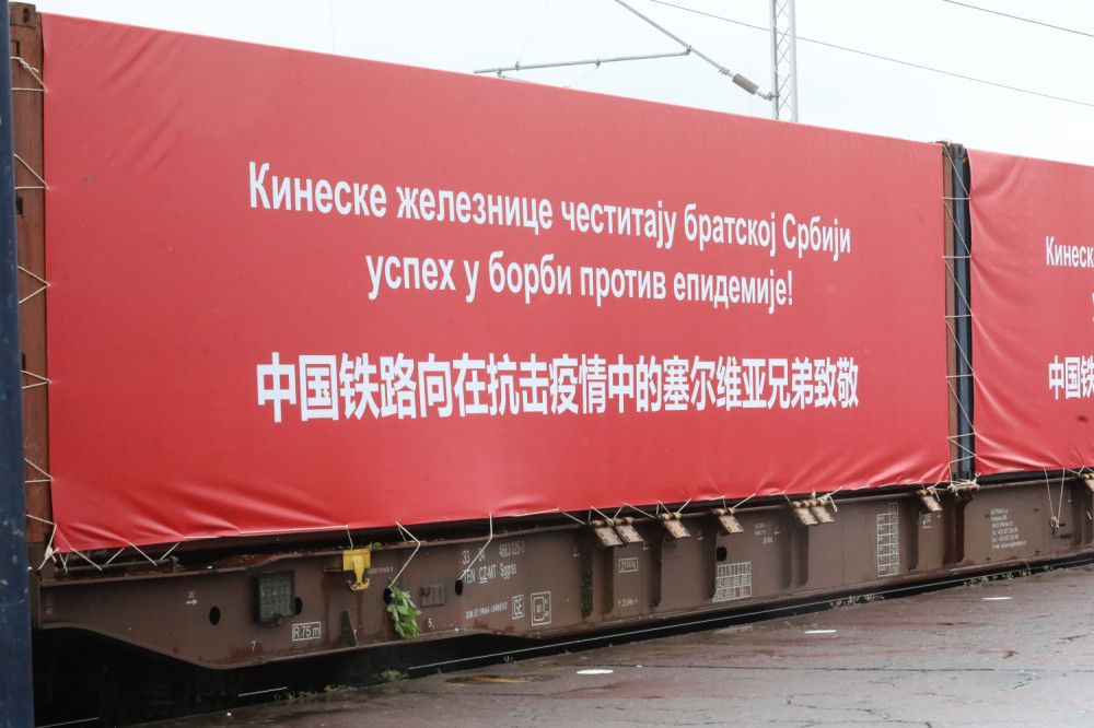 Voz sa medicinskom opremom iz NR Kine stigao u Beograd