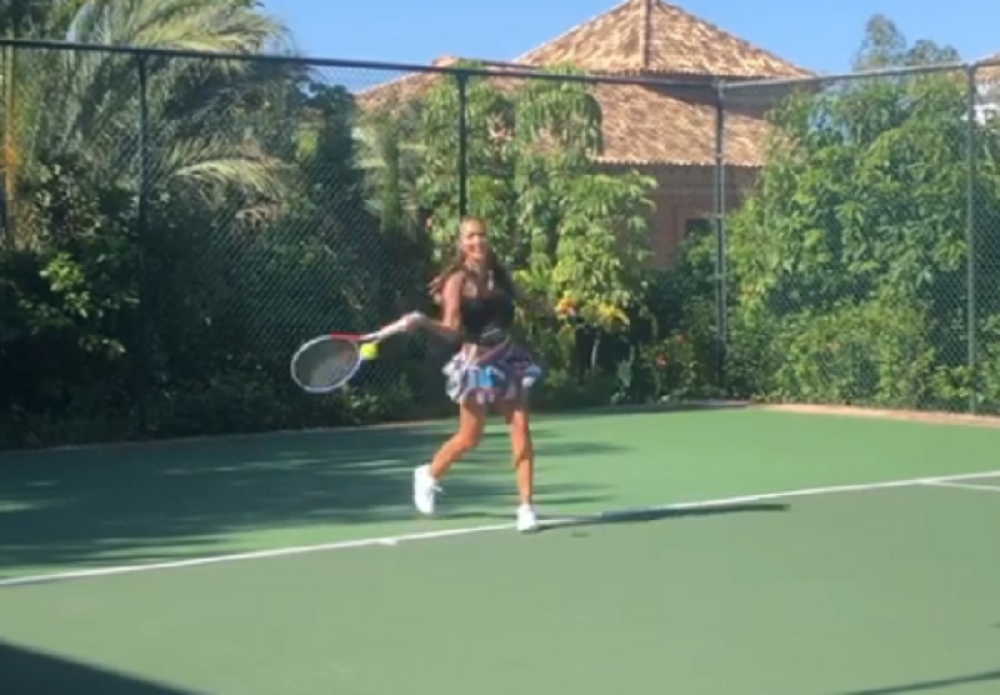 Jelena Đoković pokazala tenisko umeće, lajkovi samo pršte (VIDEO)