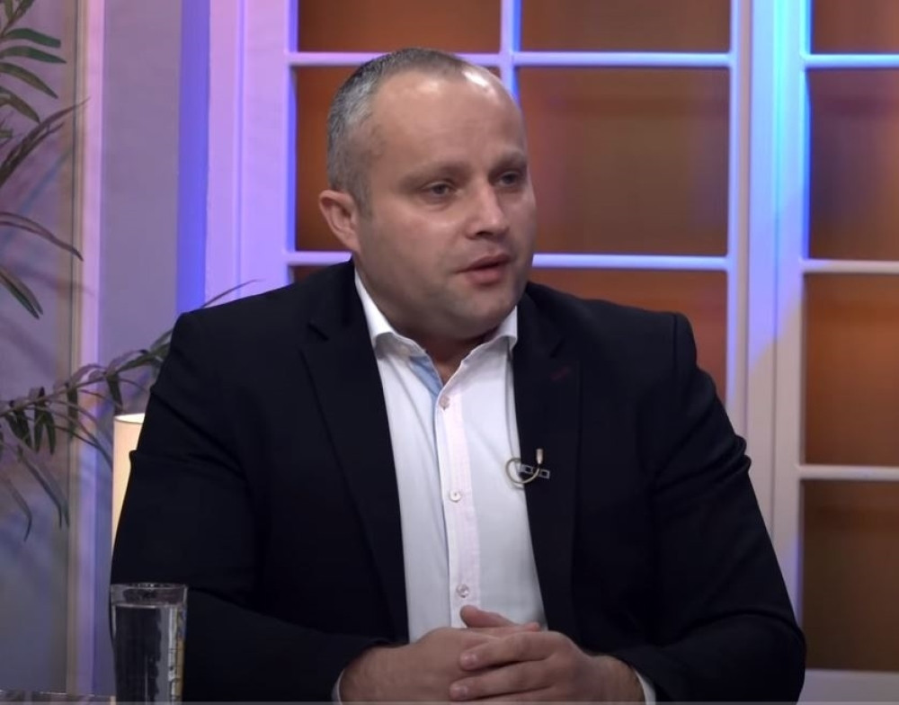 Kako opozicija koja zna protiv koga je, a ne zna za koga je, podriva Srbiju i njene interese?!