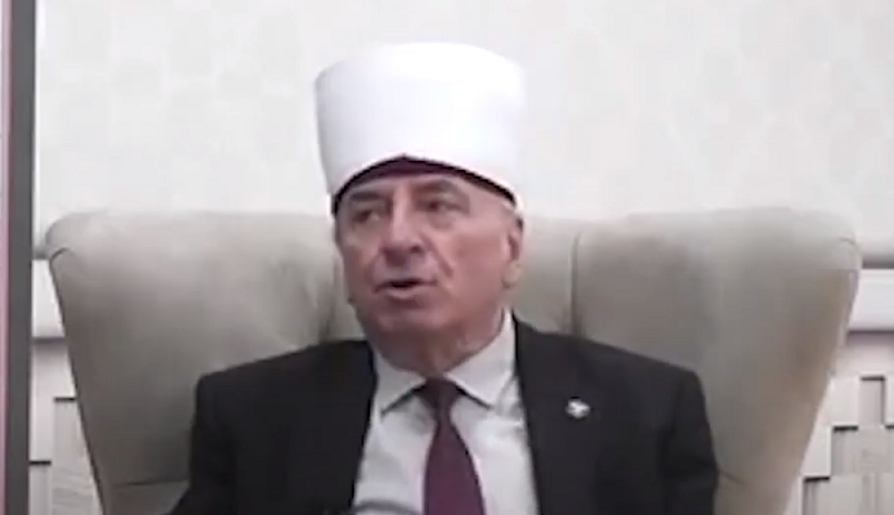 Oženio se pola veka mlađom ženom, pa joj poklonio sat od 37.000 evra (VIDEO)