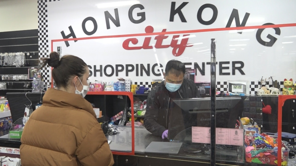 Izgleda da straha više nema, Srbi se vratili kupovinu po kineskim tržnim centrima. Jedna stvar je obavezna na samom ulazu!