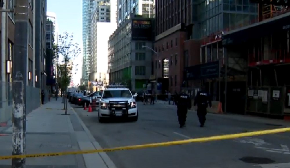 Ubijen reper u sačekuši, ispaljeno više od 10 hitaca! (FOTO)