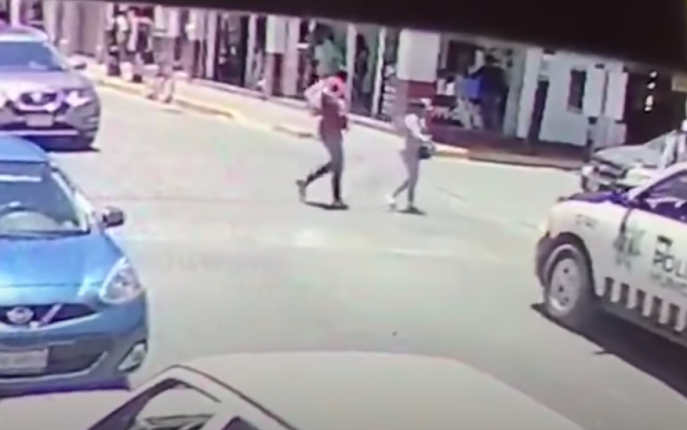 Pretvarali se da su par, a onda su zapucali! Stravičan momenat u Meksiku usred bela dana (VIDEO)