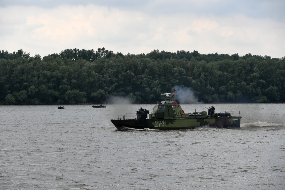 Bojni brodovi se uputili ka Titelu, očekuje se artiljerijska paljba bojevom municijom!