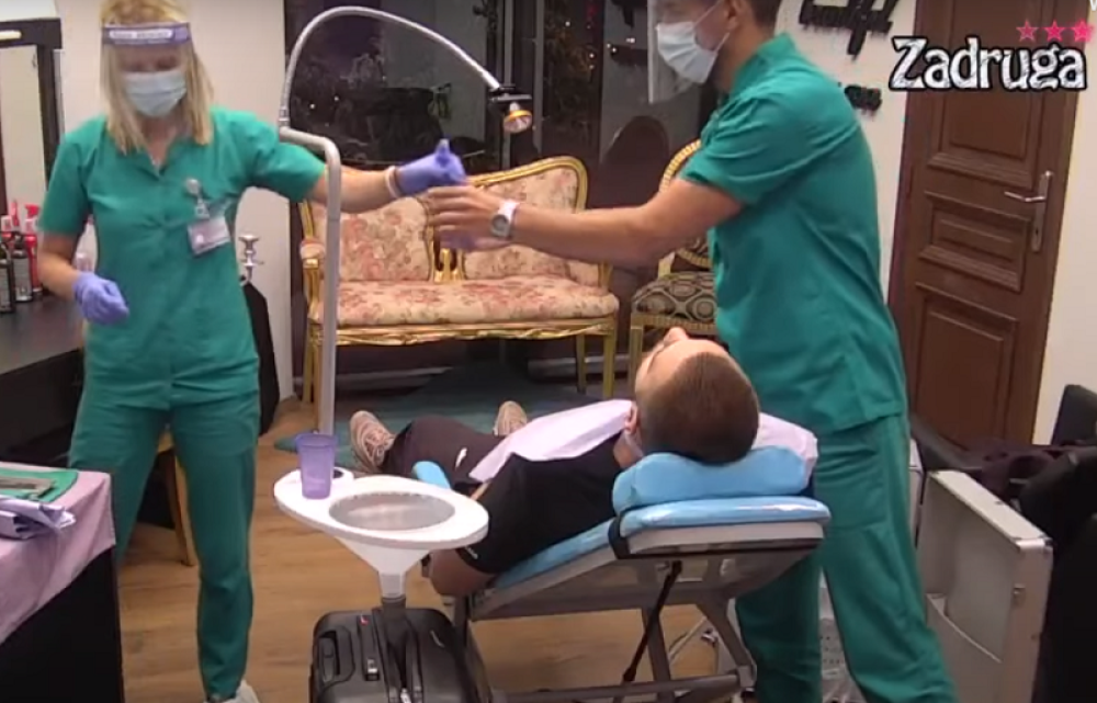 Mensur u jakim bolovima, doktori uleteli u "Zadrugu": "Sva vrata je razvalio, unakazio se!"