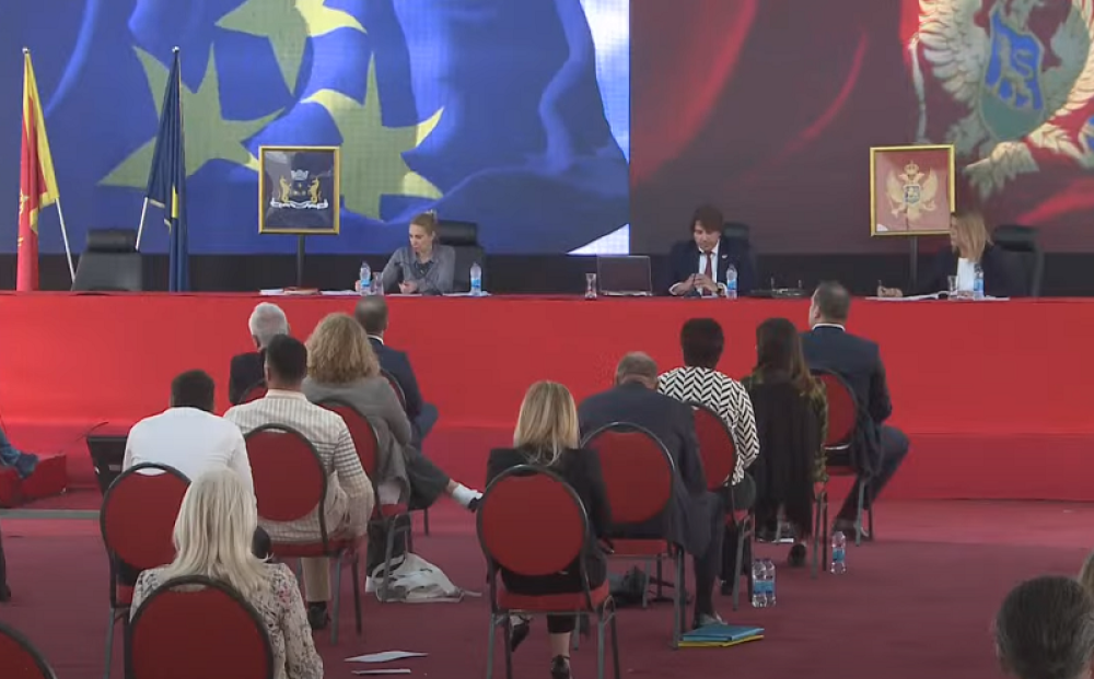 Predsednik opštine prekinuo sednicu skupštine! Situacija na ivici pucanja! (VIDEO)