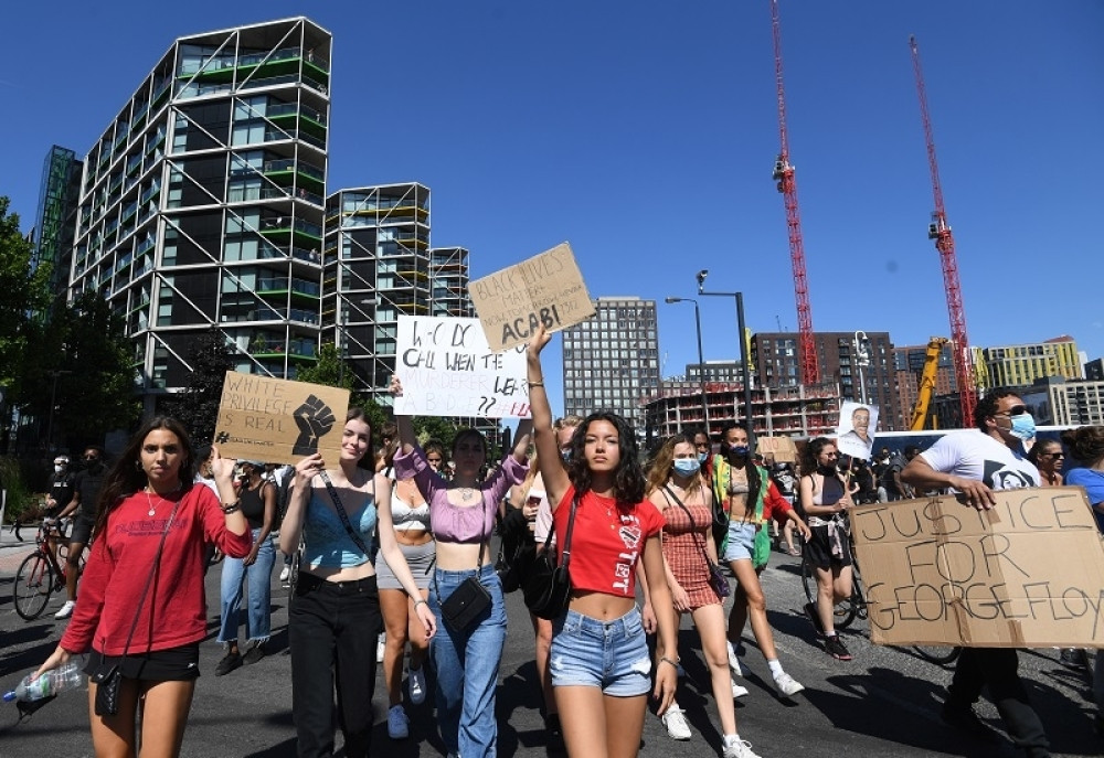 Protesti solidarnosti u Evropi zbog ubistva Afroamerikanca (FOTO/VIDEO)