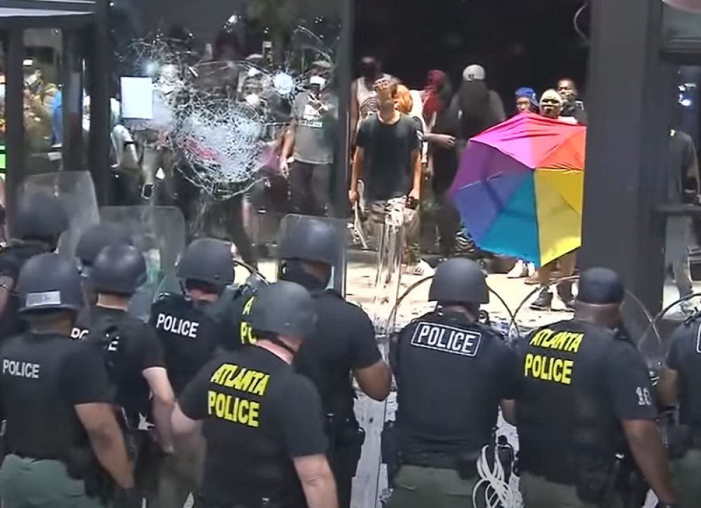 Rasni nemiri se šire, u Džordžiji 3.000 pripadnika Nacionalne garde protiv demonstranata (FOTO/VIDEO)